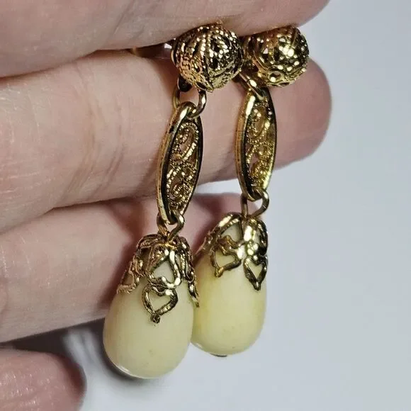 Vintage Avon Gold Tone And Ivory Filigree Preirced Drop Earrings - Picture 3 of 12